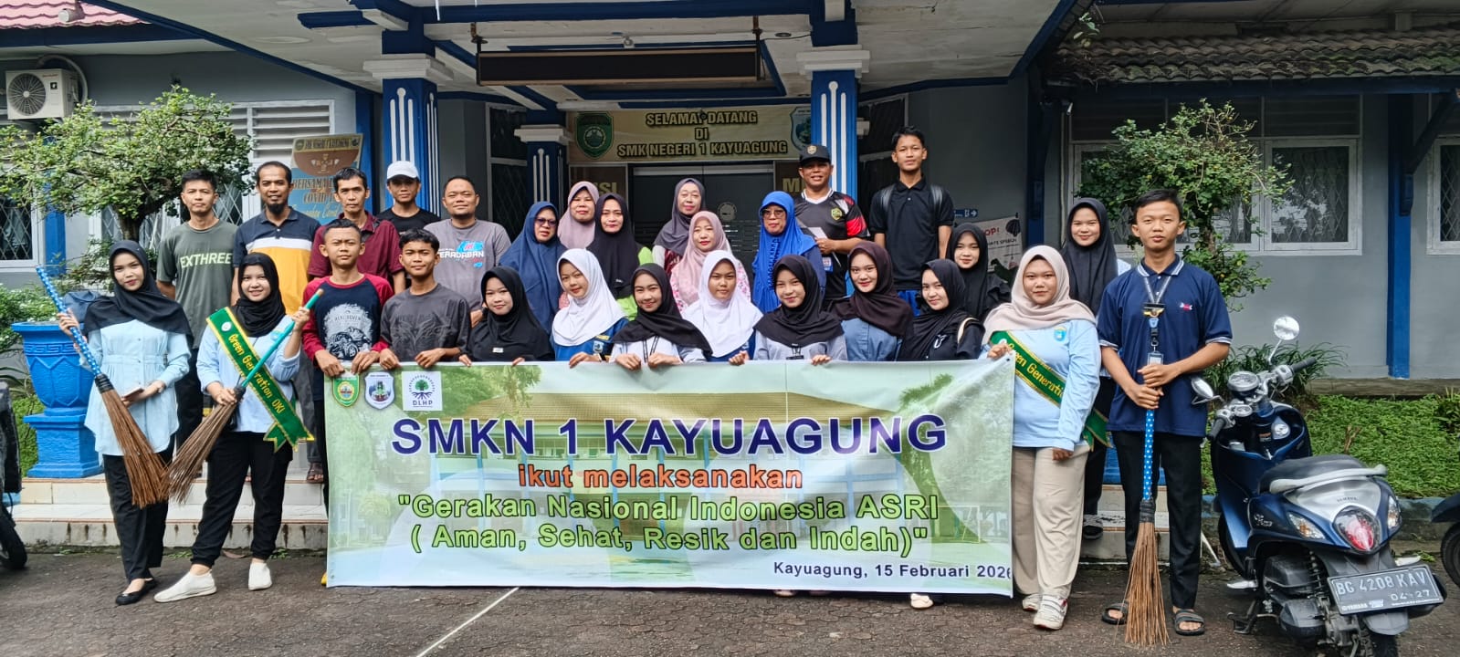 Gerakan Nasional Indonesia ASRI (Aman, Sehat, Resik dan Indah).